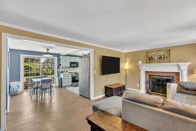 1 Jody Ln, Sandwich, MA 02644