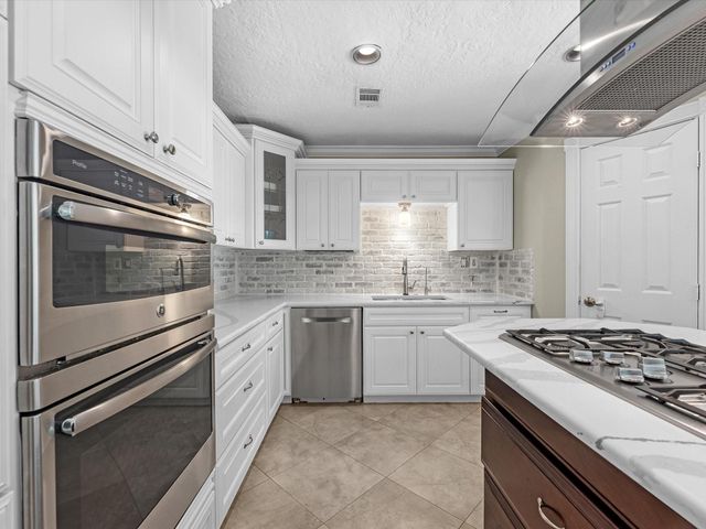 505 Pilgrim Lane, Friendswood, TX 77546