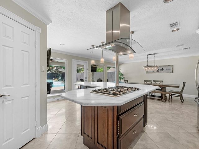 505 Pilgrim Lane, Friendswood, TX 77546