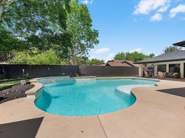 505 Pilgrim Lane, Friendswood, TX 77546