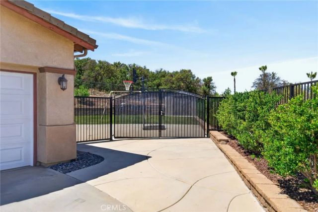 1268 Las Ventanas, Riverside, CA 92508