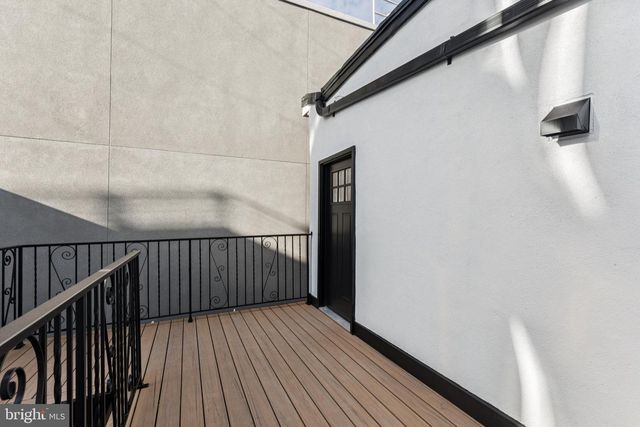 2504 E YORK ST, Philadelphia, PA 19125