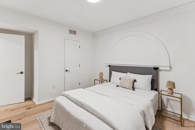 2504 E YORK ST, Philadelphia, PA 19125