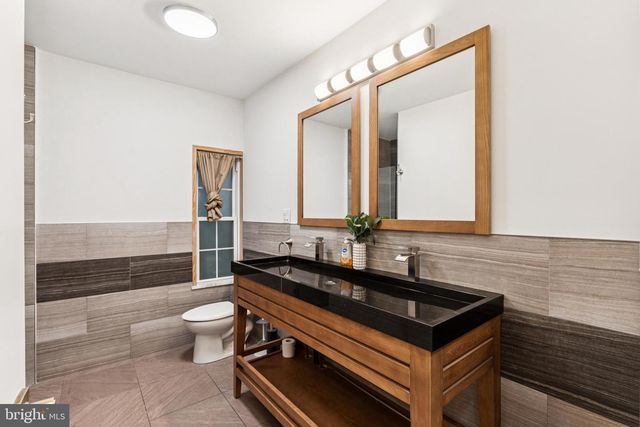 2504 E YORK ST, Philadelphia, PA 19125