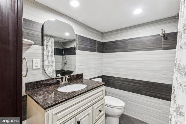 2504 E YORK ST, Philadelphia, PA 19125