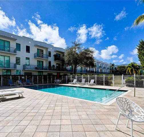 2100 Van Buren Street 215, Hollywood, FL 33020