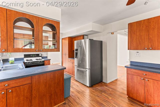 4581 Parkside Boulevard, Allen Park, MI 48101