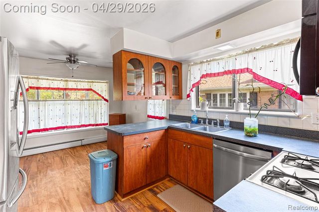 4581 Parkside Boulevard, Allen Park, MI 48101