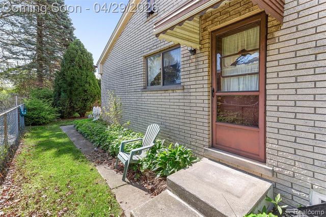 4581 Parkside Boulevard, Allen Park, MI 48101