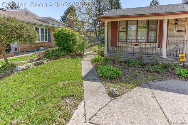 4581 Parkside Boulevard, Allen Park, MI 48101