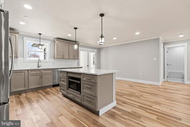 18212 WOODSIDE DR, Hagerstown, MD 21740