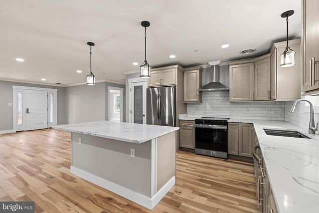 18212 WOODSIDE DR, Hagerstown, MD 21740