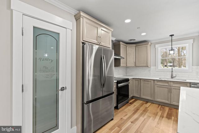 18212 WOODSIDE DR, Hagerstown, MD 21740