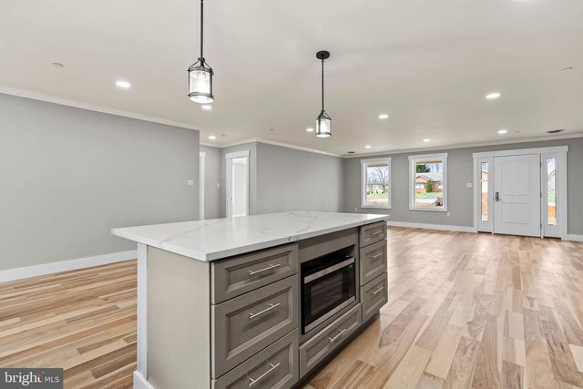 18212 WOODSIDE DR, Hagerstown, MD 21740