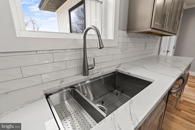 18212 WOODSIDE DR, Hagerstown, MD 21740