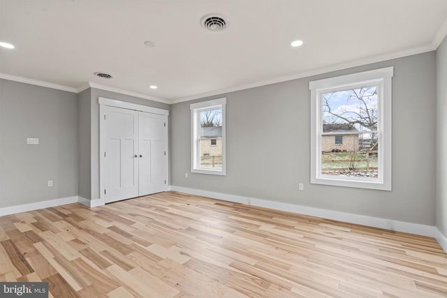 18212 WOODSIDE DR, Hagerstown, MD 21740