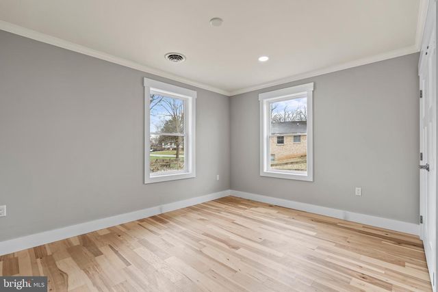 18212 WOODSIDE DR, Hagerstown, MD 21740