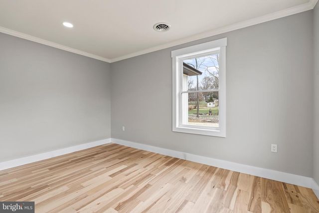 18212 WOODSIDE DR, Hagerstown, MD 21740