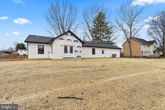 18212 WOODSIDE DR, Hagerstown, MD 21740