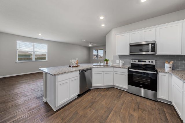 208 Bunting LN, Bertram, TX 78605