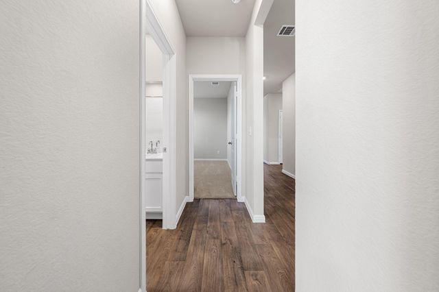 208 Bunting LN, Bertram, TX 78605