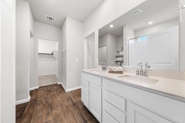 208 Bunting LN, Bertram, TX 78605