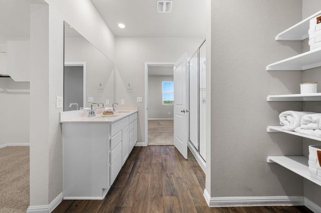 208 Bunting LN, Bertram, TX 78605
