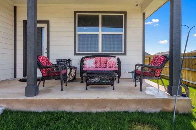 208 Bunting LN, Bertram, TX 78605