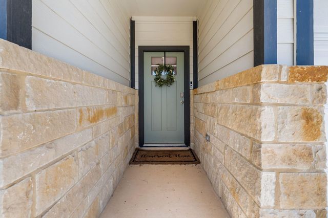 208 Bunting LN, Bertram, TX 78605
