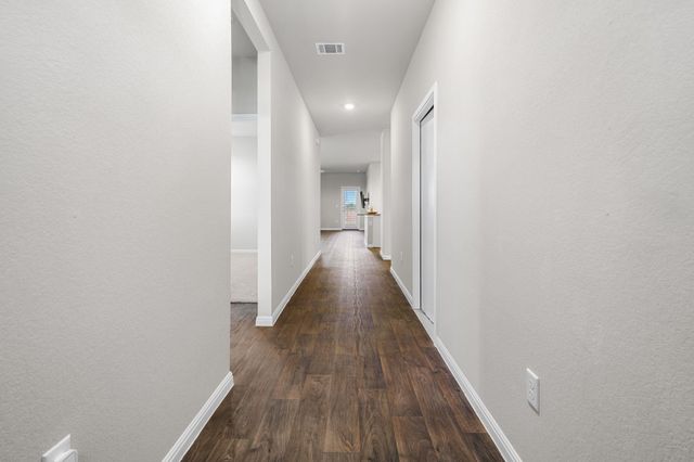 208 Bunting LN, Bertram, TX 78605