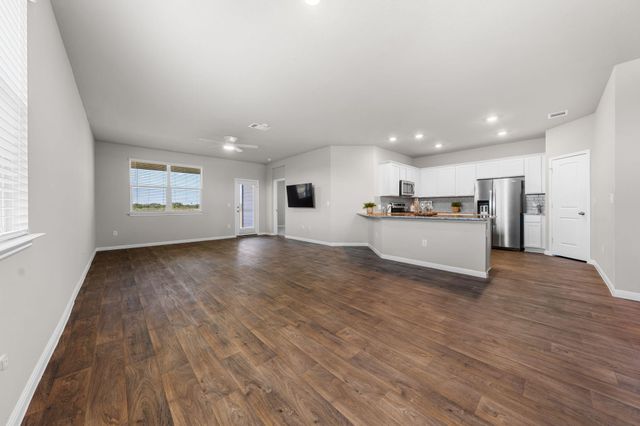 208 Bunting LN, Bertram, TX 78605