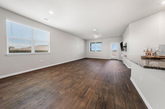 208 Bunting LN, Bertram, TX 78605