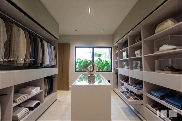 2110 NE 191st Dr, North Miami Beach, FL 33179