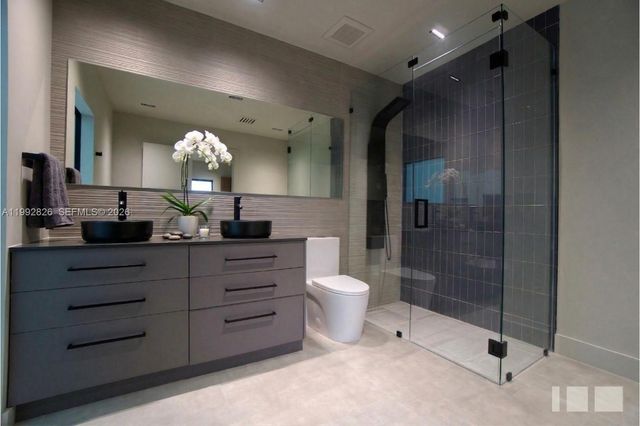 2110 NE 191st Dr, North Miami Beach, FL 33179