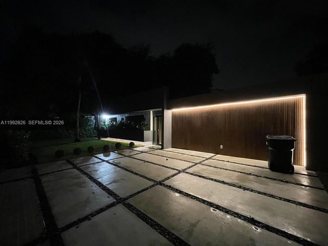 2110 NE 191st Dr, North Miami Beach, FL 33179