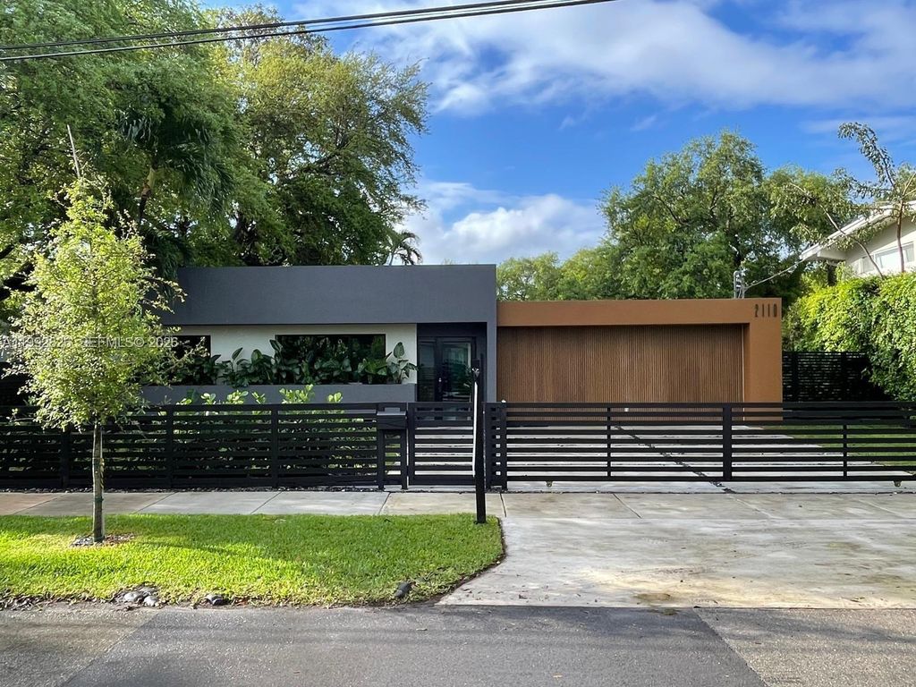 2110 NE 191st Dr, North Miami Beach, FL 33179