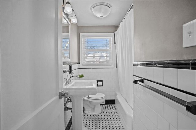 44 Westbrook Road, Warwick, RI 02886