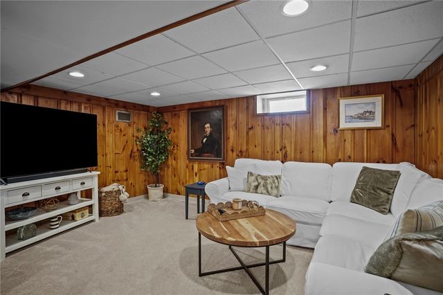 44 Westbrook Road, Warwick, RI 02886