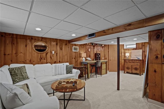 44 Westbrook Road, Warwick, RI 02886