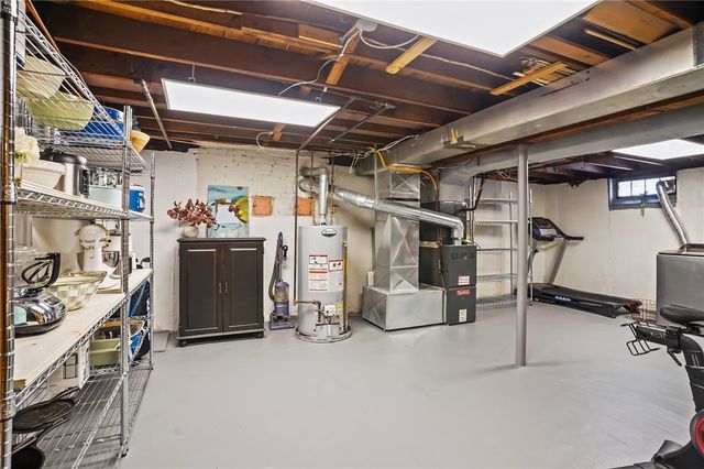 44 Westbrook Road, Warwick, RI 02886