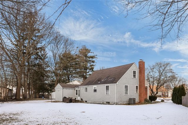 44 Westbrook Road, Warwick, RI 02886