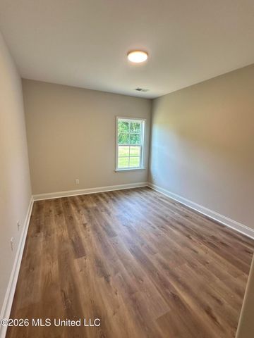 875 Hazelwood Drive, Lake Cormorant, MS 38641