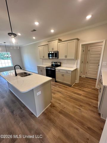 875 Hazelwood Drive, Lake Cormorant, MS 38641