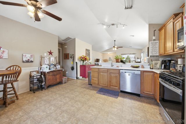 93 W Fairlane Place, Sapulpa, OK 74066