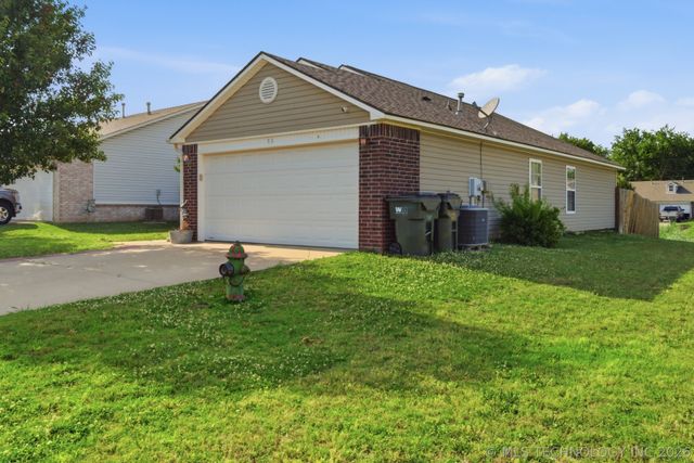 93 W Fairlane Place, Sapulpa, OK 74066