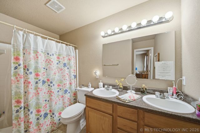 93 W Fairlane Place, Sapulpa, OK 74066