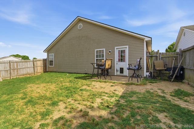 93 W Fairlane Place, Sapulpa, OK 74066