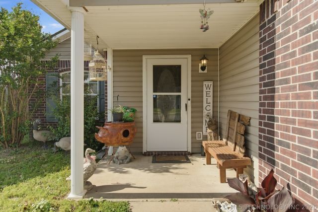 93 W Fairlane Place, Sapulpa, OK 74066