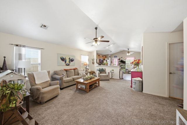 93 W Fairlane Place, Sapulpa, OK 74066