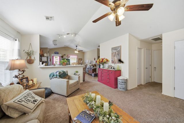 93 W Fairlane Place, Sapulpa, OK 74066